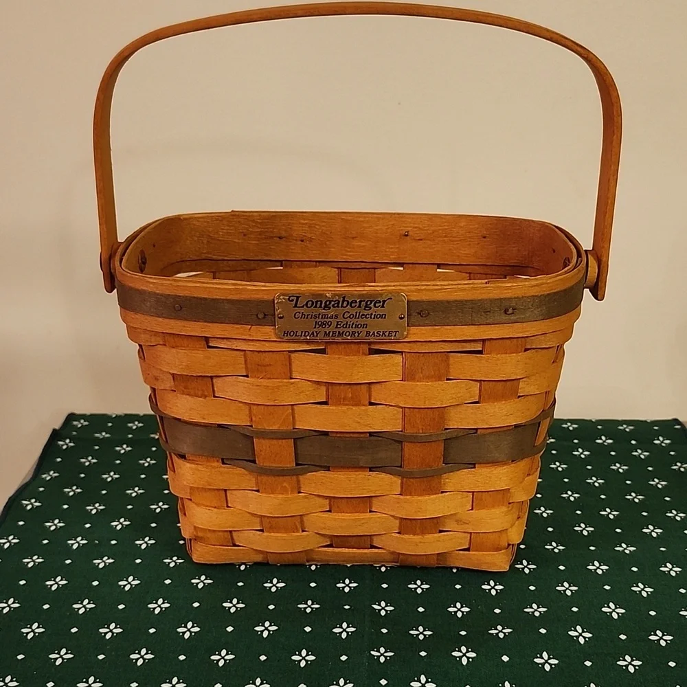 Longaberger 1989 Holiday Memory Basket
